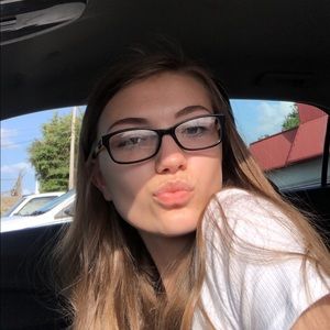 Meet your Posher, Isabella